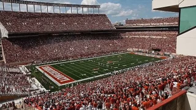 10 BIGGEST College Football Stadiums of 2023 смотреть онлайн