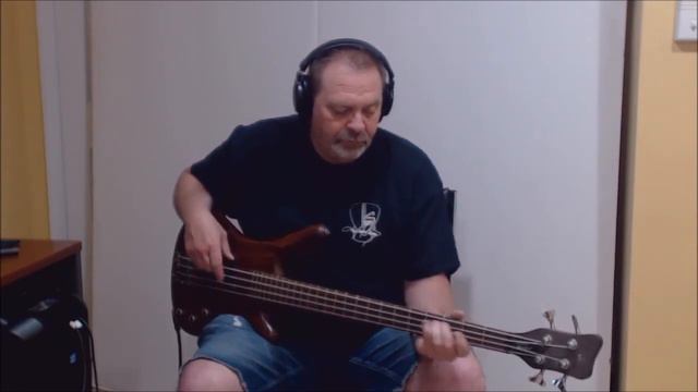Behind Blue Eyes - Bass Cover смотреть онлайн