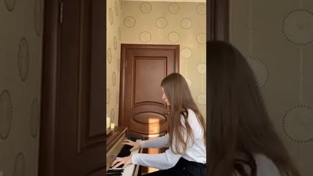 Лысенко Виктория. Р. Шуман. Вальс из фортепианного цикла ,,Карнавал". смотреть онлайн