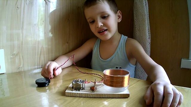 Как собрать детекторный приемник. Данила и радио приемник без батареек.