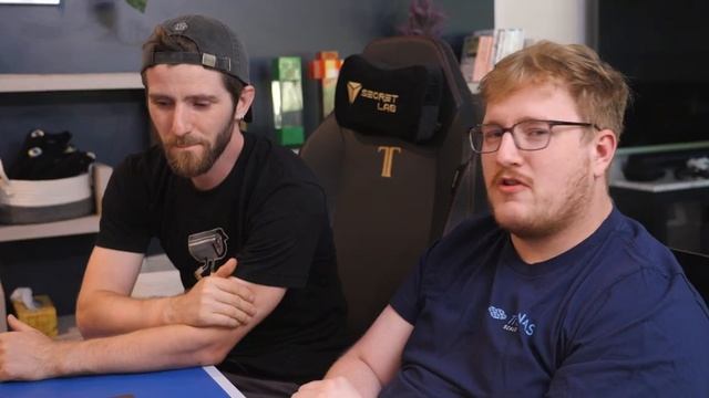 My server is broken :( - Fixing Linus' Home UNRAID Server смотреть онлайн