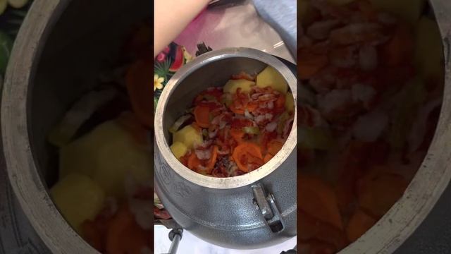 Как приготовить мясо с овощами в афганском казане. Тестим афганский казан! Простое приготовление! смотреть онлайн