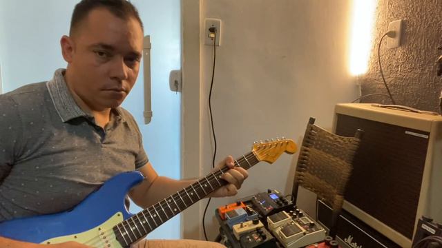 Fender strat 62 and reverb Boss rv500 смотреть онлайн