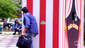 Смешной клоун!