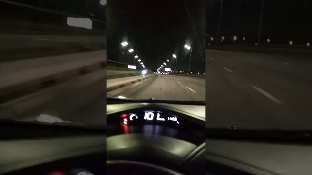 Nissan Leaf And Night Kyiv.  Максимальная скорость  Nissan Leaf. Мост через Днепр в Киеве.