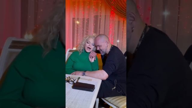 Ларису Долину заметили с Максимом Авериным смотреть онлайн