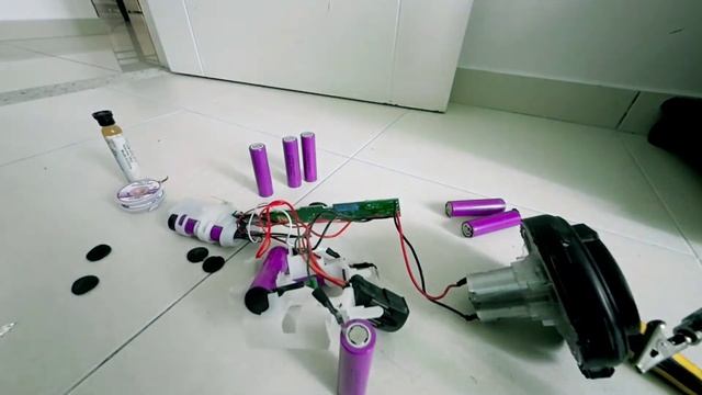 Scrap-n-Repair: Electrolux Ergorapido Vacuum Repair смотреть онлайн
