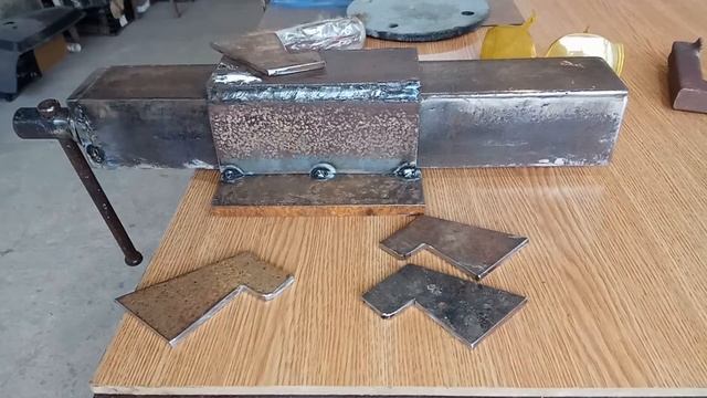 Крутая самоделка, супер мощные тиски. Homemade bench vise смотреть онлайн