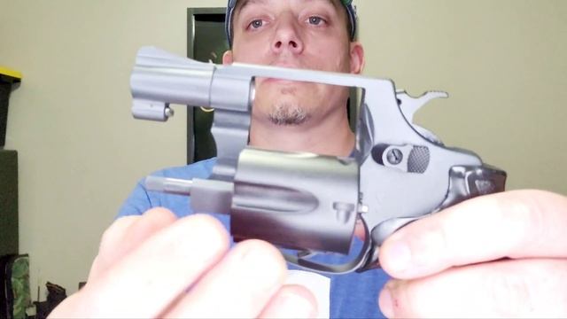 Sniper Grey S&W Model 36 revolver смотреть онлайн
