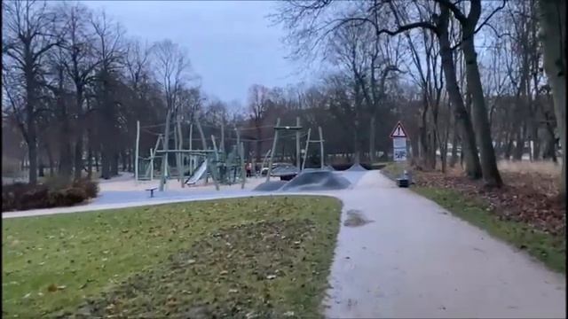 Детская площадка в Германии. Обзор ИГРОВЫХ ПЛОЩАДОК в городе Апольда. смотреть онлайн