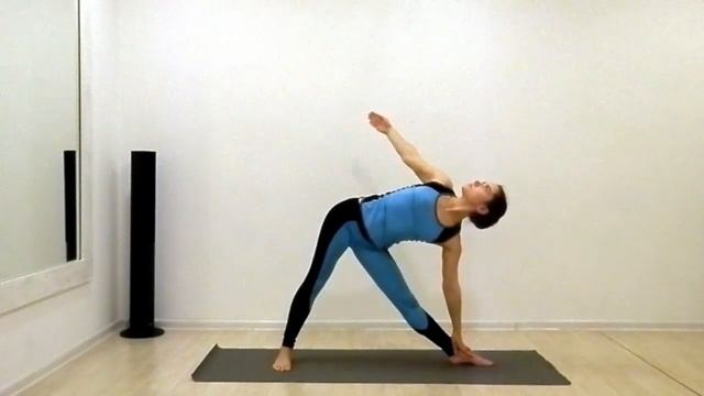 Йога. Вариация на комплекс Чандра намаскар. смотреть онлайн