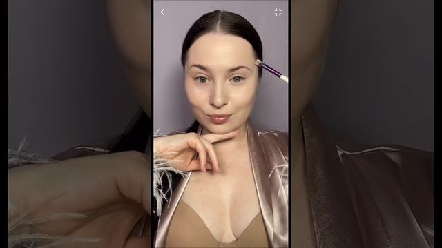 Обучаю как нужно на курсе «Magic макияж для себя»?✨В Челябинске #макияж #визажист #самсебевизажист смотреть онлайн
