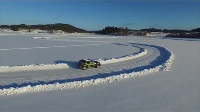 Renault Duster на льду на тренировочном шипе смотреть онлайн