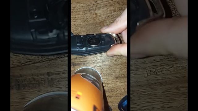 Ford Mondeo MK5 Schlüsselbatterie wechseln. смотреть онлайн