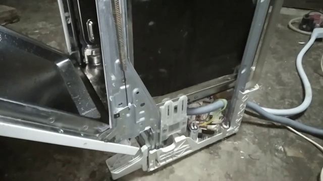 Не сливает воду посудомоечная машина AEG смотреть онлайн