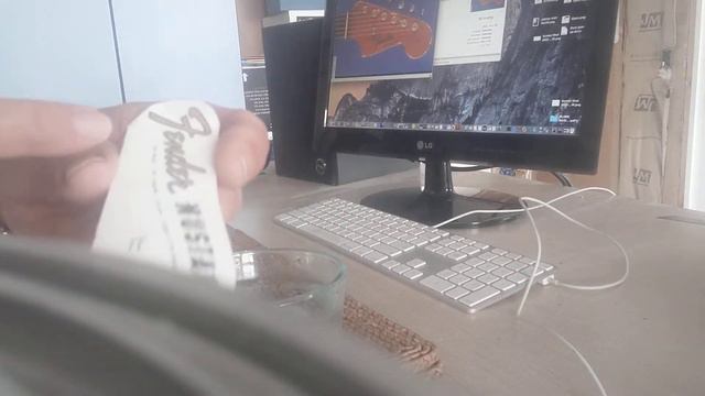 Application of Fender waterslide headstock decal. Rory's Relics смотреть онлайн