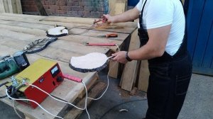 Резьба по дереву нихромовой струной.