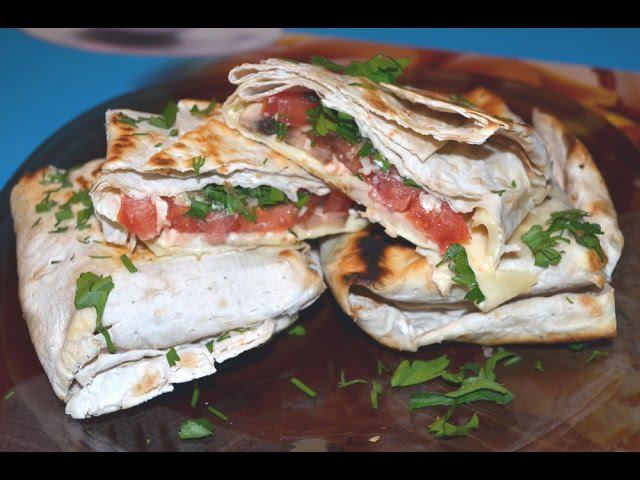 Быстрая закуска - жареный лаваш с сыром и грибами. смотреть онлайн