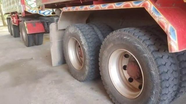 ขาย10ล้อดั้มพ่วงแม่-ลูก Nissan UD 330แรง รถสวยเดิม สภาพนางฟ้า มี 3 คัน