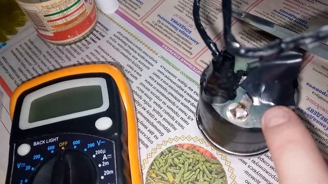 Тест -ремонт указателя заряда ВАЗ 2105 и сравнение с электронным вольтметром смотреть онлайн