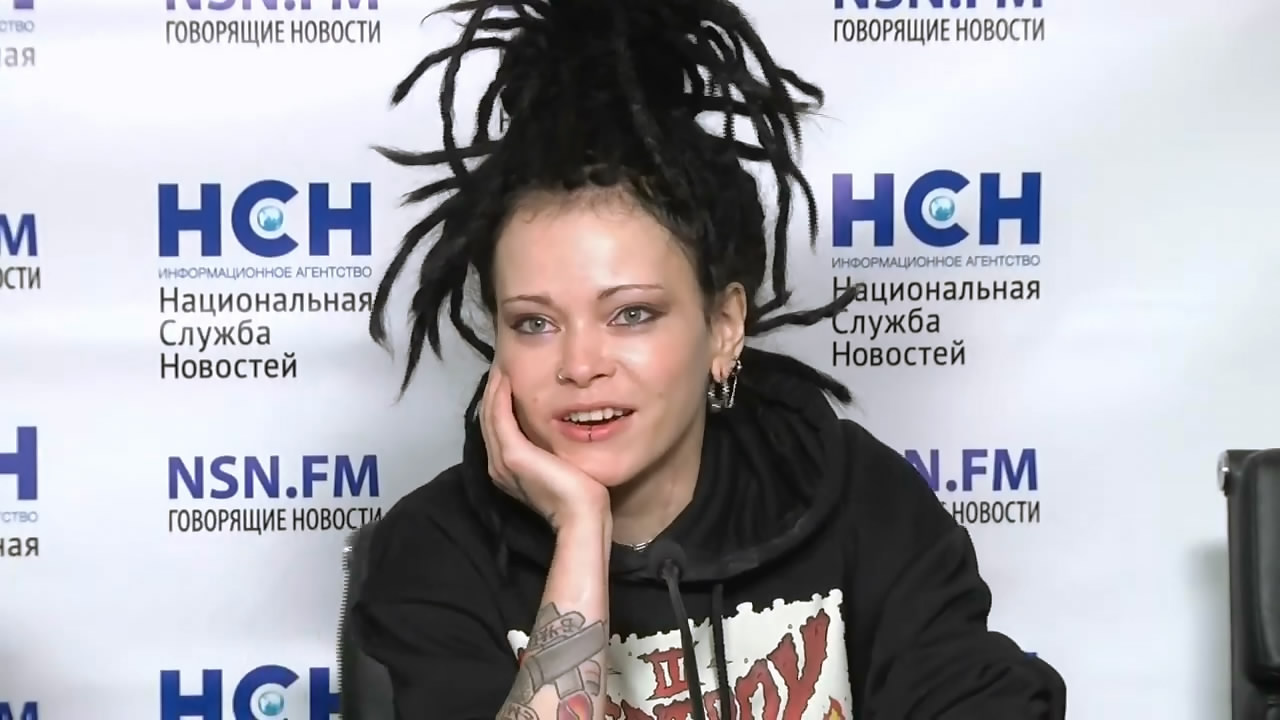 Дария Ставрович и группа Слот | Интервью об альбоме "Инстинкт выживания" смотреть онлайн