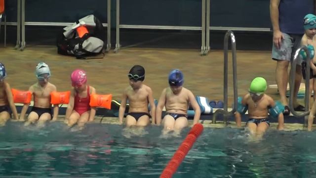 Спортивный праздник в прыжковом центре2 смотреть онлайн