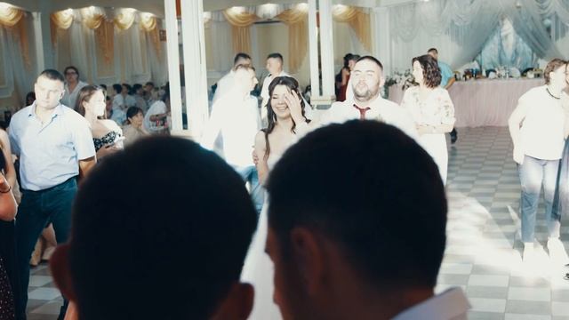 Поздравление на свадьбе от друзей. смотреть онлайн