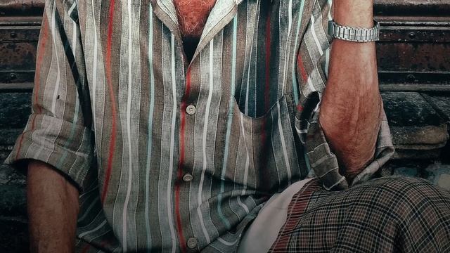 75-летний дед пришел в автосалон и хотел сесть в дорогую тачку. Но его выгнали, а когда он вернулся смотреть онлайн