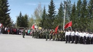 Прохождение торжественным маршам с песней