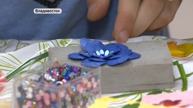 Открытку маме сделали участники необычного мастер-класса смотреть онлайн