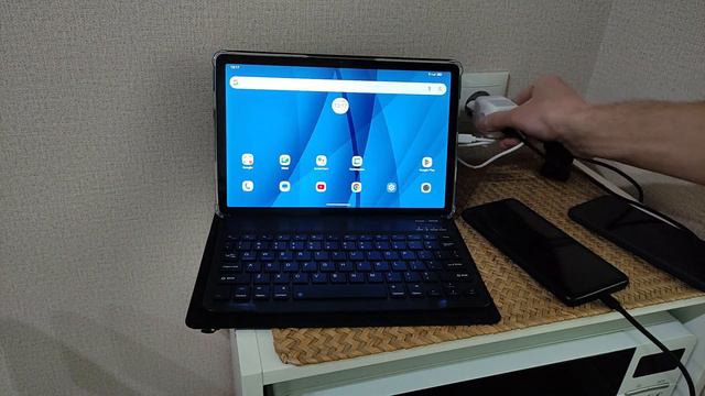 Новинка ⚡️ Зарядное устройство Ugreen Nexode Robot Gan 65Вт с пиксельным дисплеем в дизайне робота