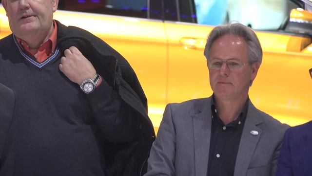 NEW Ford GT is checked out by Horatio Pagani at Geneva 2015 смотреть онлайн