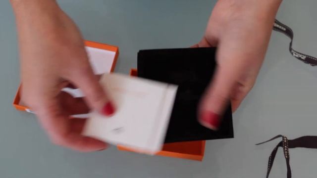 Unboxing of Hermes Clic H Bracelet in Rose Gold. Pacпаковка браслета Hermes, модель Clic H. смотреть онлайн