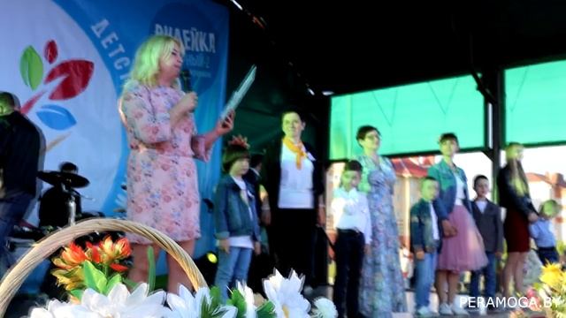 В Вилейке 1 июня в микрорайоне «Северный-2» прошел праздник детства и семьи смотреть онлайн