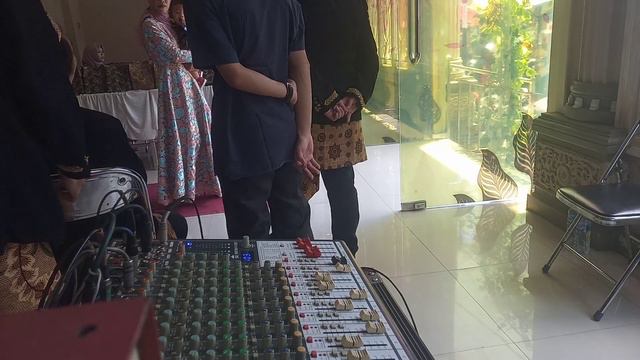 HAJATAN INDOOR MIXER CAM SOUNDQUEEN PRO FX, RECORD SOUND CARD смотреть онлайн