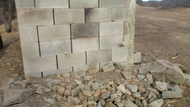 Building a Large Compost Bin Area with Concrete Cinder Blocks смотреть онлайн