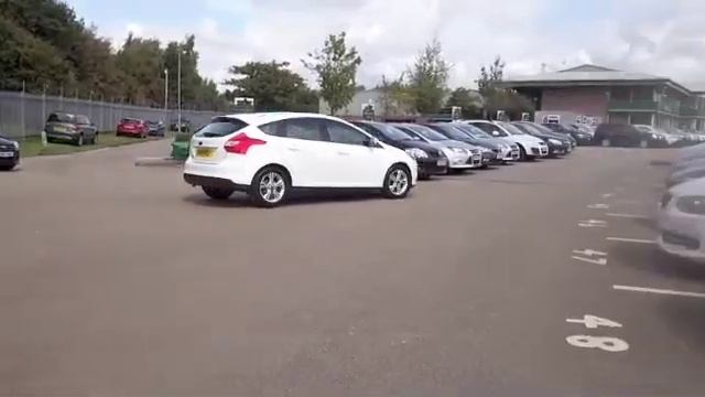 FORD FOCUS HATCHBACK (2011) 1.6 ZETEC 5DR - CK11VDJ смотреть онлайн