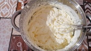 Самостоятельно,своими руками делаю сливочное масло из магазинных сливок 33%.Эксперимент.