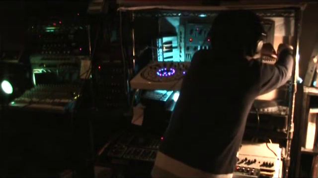 [caknobs] SCI drumtraks,Roland TR-727 SH-101 CMU-810(+cyclodon)and Futureretro REVOLUTION 's jam смотреть онлайн