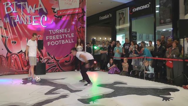 Freestyle Football Battlemasters 24.11.2013 Magnolia Park Wrocław - 1/8 Finału смотреть онлайн