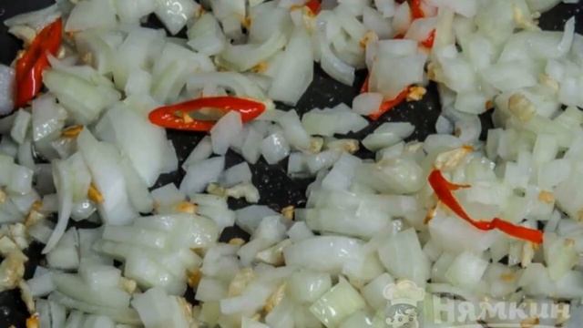 Tom Yam soup with shrimp and oyster mushrooms смотреть онлайн