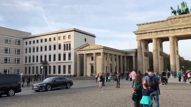 КАРМАННИКИ У БЕРЛИНСКОЙ СТЕНЫ ?????? смотреть онлайн