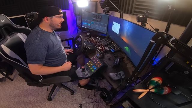 Logitech Side Panel & G920 Steering Wheel | Unboxing + Demo For Farming Simulator 19 смотреть онлайн