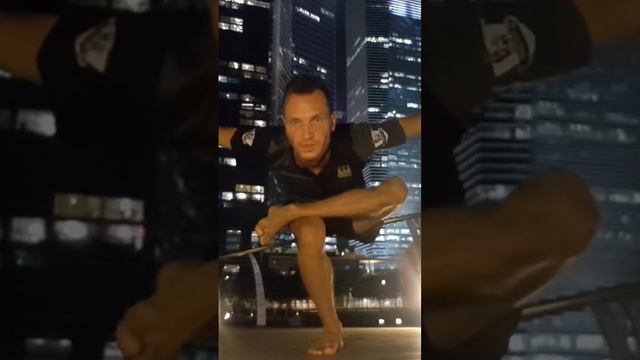 Программа Йога Большого города. Снимал в самом сердце Сингапура #yoga #yogaphuket #йогаспб #йогадом смотреть онлайн