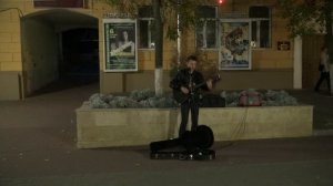 Закаляйся, если хочешь быть здоров! - песня под гитару на улице (08.10.2020)