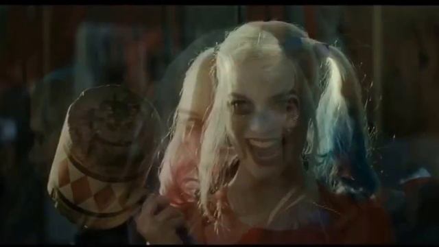 Крутая Марго Робби в роли Харли Квин смотреть онлайн