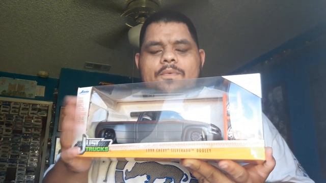Jada toys just trucks chevy silverado Dooley 1/24 scale unboxing смотреть онлайн