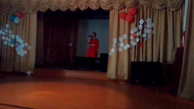 Девочка поёт песню ,,Рябина,, смотреть онлайн