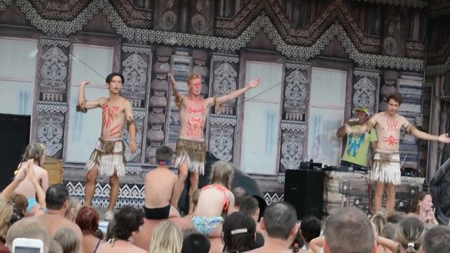 АКВАПАРК "У ЛУКОМОРЬЯ" ПЕННАЯ ДИСКОТЕКА. WATER PARK "THERE STANDS" FOAMY DISCO. 水上公园"有站"泡沫迪斯科。 смотреть онлайн