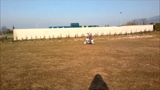 Lucas moto cross QR50 LMFAO смотреть онлайн